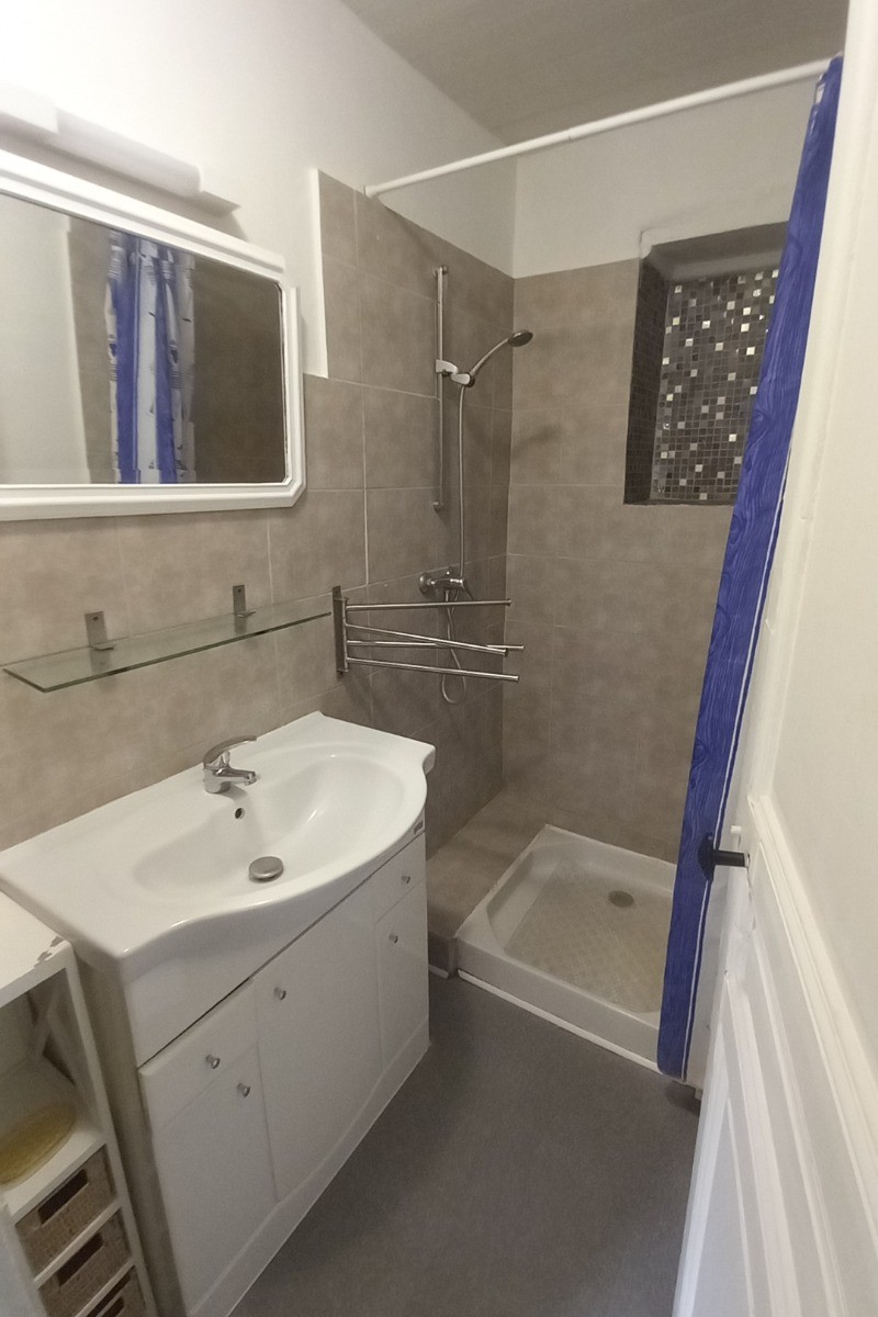 Salle d'eau RDC, Les Marronniers, Reillanne