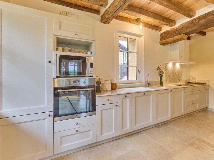 Fitted kitchen - Gîte de Peyrucolle