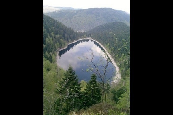 Randonnée depuis le Lac des corbeaux (photo depuis la roche du lac)