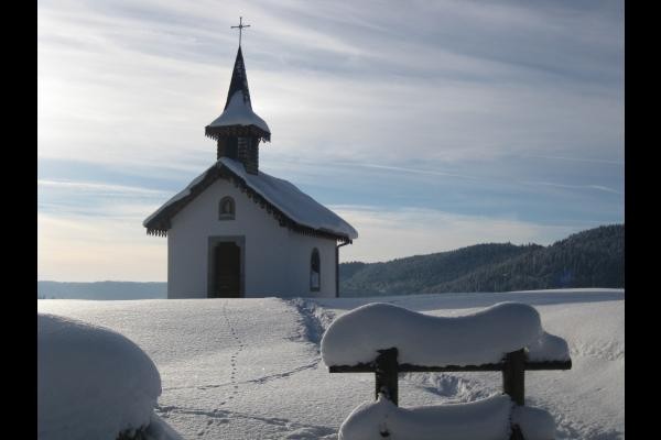 la chapelle de pitié au Menil - Chalet Pervenche