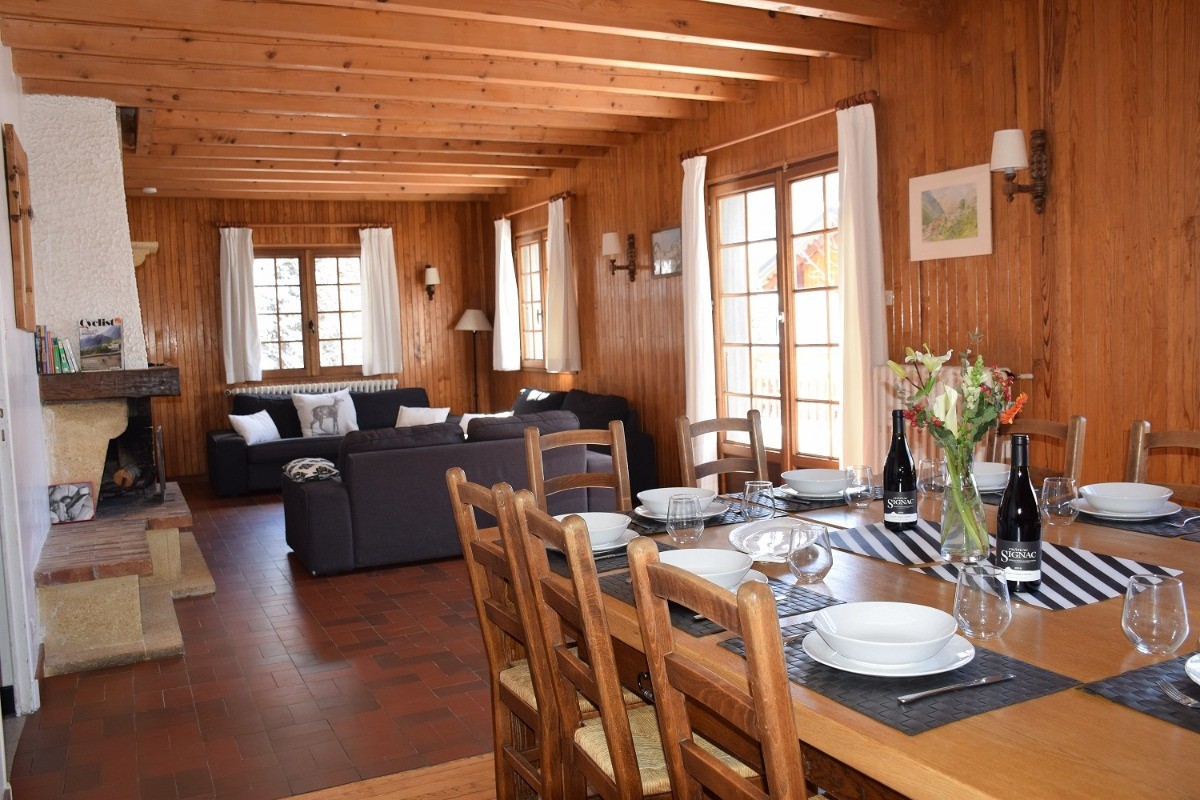 La table et le salon