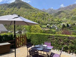 Terrasse avec parasol