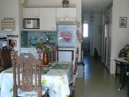 Salle à manger et kitchenette