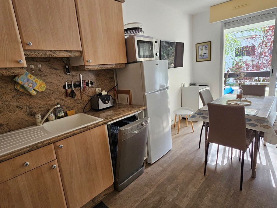 Studio pour 2 à 4 personnes avec lave-vaisselle et lave-linge, dans une résidence avec un terrain de tennis et 2 boulodromes, en Charente maritime