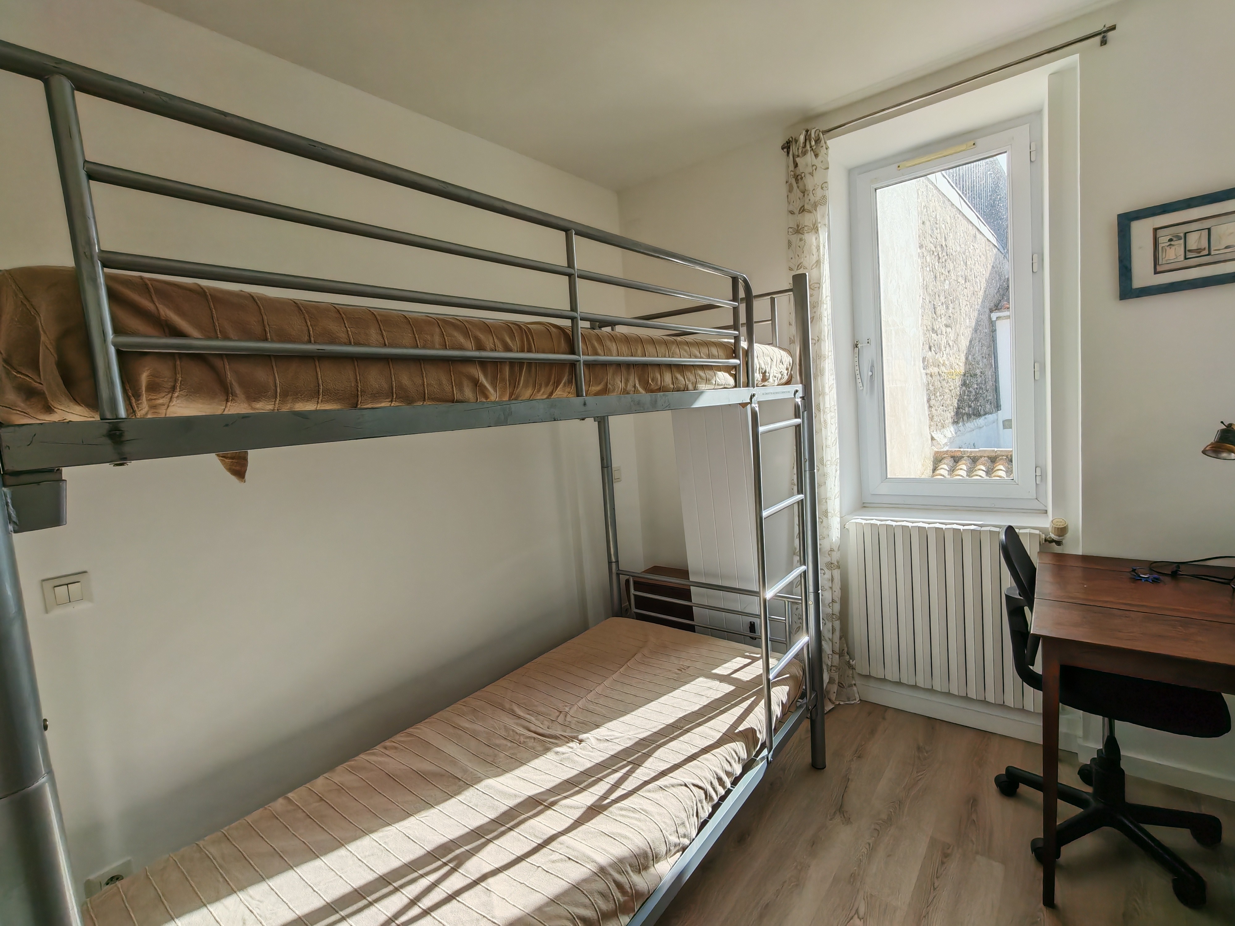 Bedroom with 2 bunk beds (90cm)