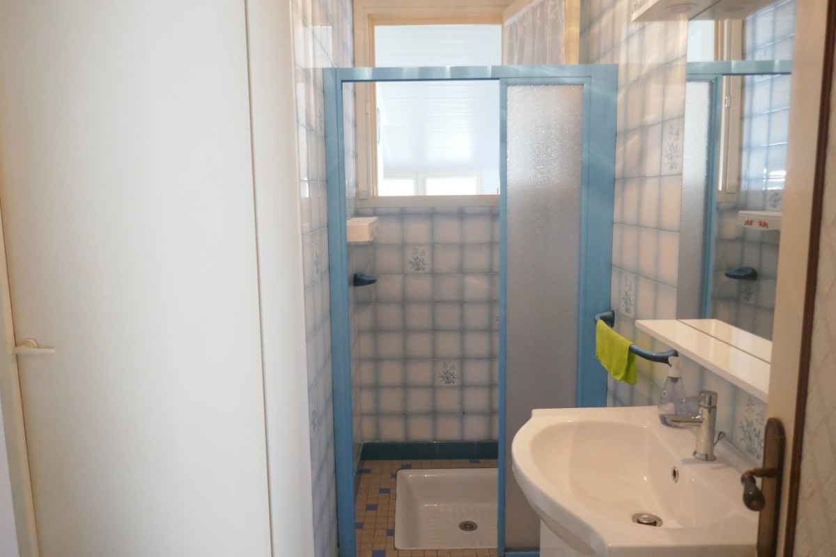 Salle d'eau avec wc
