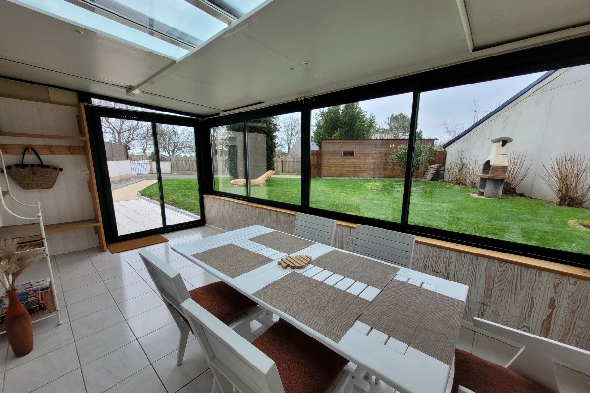 Pour 5 personnes, vue jardin - Idéal famille .