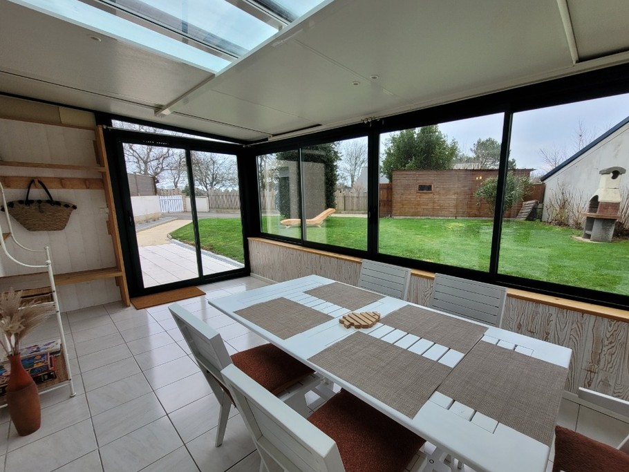 Pour 5 personnes, vue jardin - Idéal famille .