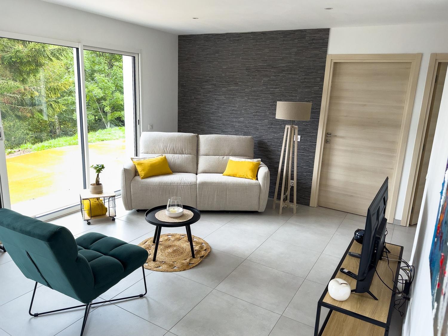 Salon/ séjour - Gîte Chêne à Anould, plain-pied moderne près des lacs et randonnées