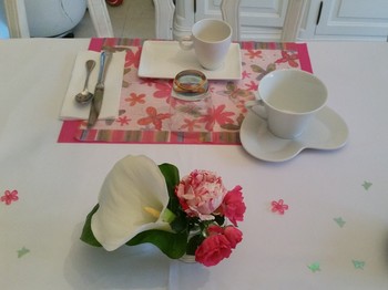 TABLE PETIT DEJEUNER