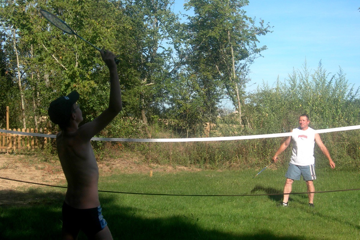 ainsi que des amateurs de badminton