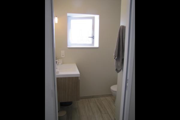 La Chênaie - le cabinet de toilettes à l'étage