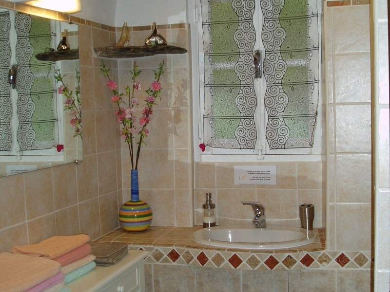 Salle d'eau de la suite Julia-Saveria