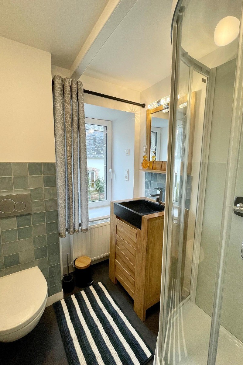 Etage 1 : Salle d'eau avec WC