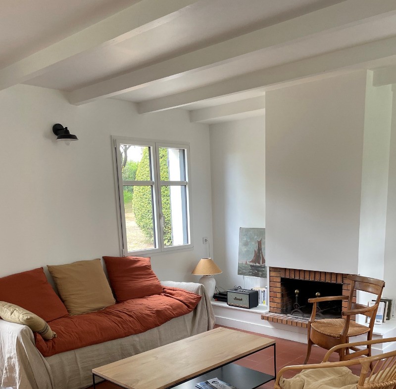 Salon avec cheminée