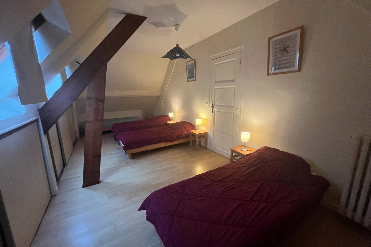 CHAMBRE 3 LIT UNE PLACE