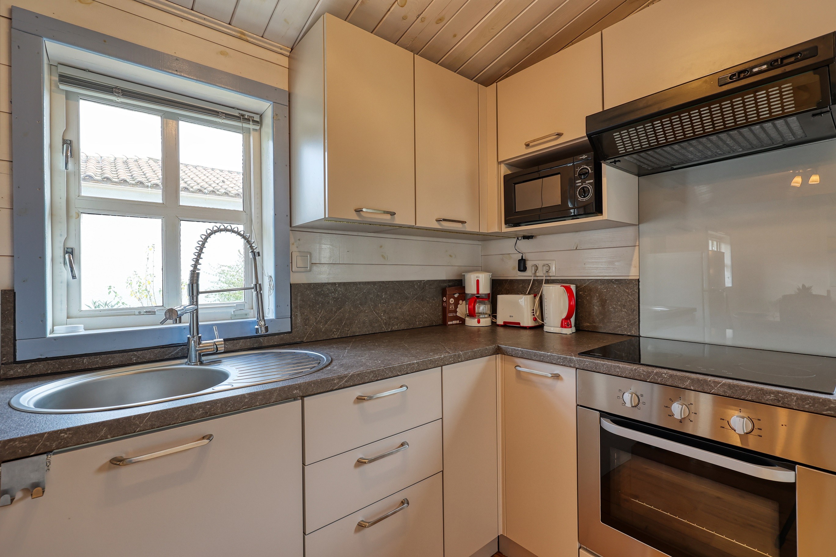 Cuisine entièrement équipée dans un gîte de 44 m² tout confort