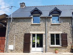 Façade de l'ancienne longère, parfaitement restaurée.
Crédits photo : Clévacances 35