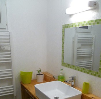 salle d'eau communicante avec la chambre