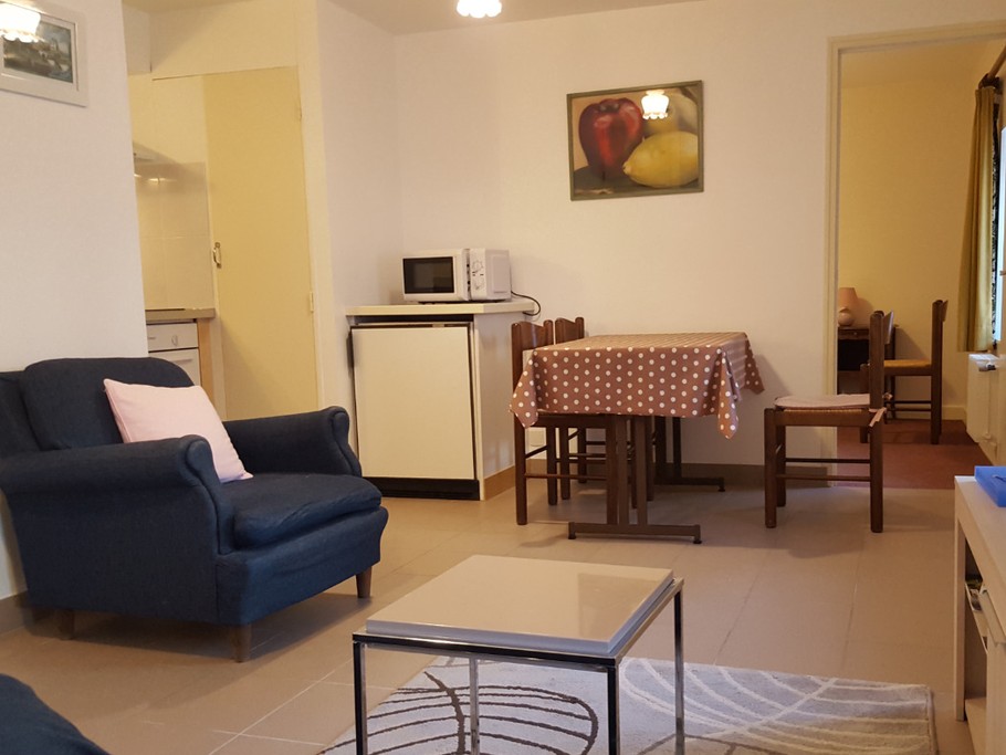 location Île MAudez dans l'ancien hotel Particulier de Marilou dans le coeur de Paimpol (Côtes d'Armor) - Clévacances, location centre ville de Paimpol, Puglisi, Maison de Marilou, île Maudez, le salon et espace salle à  manger