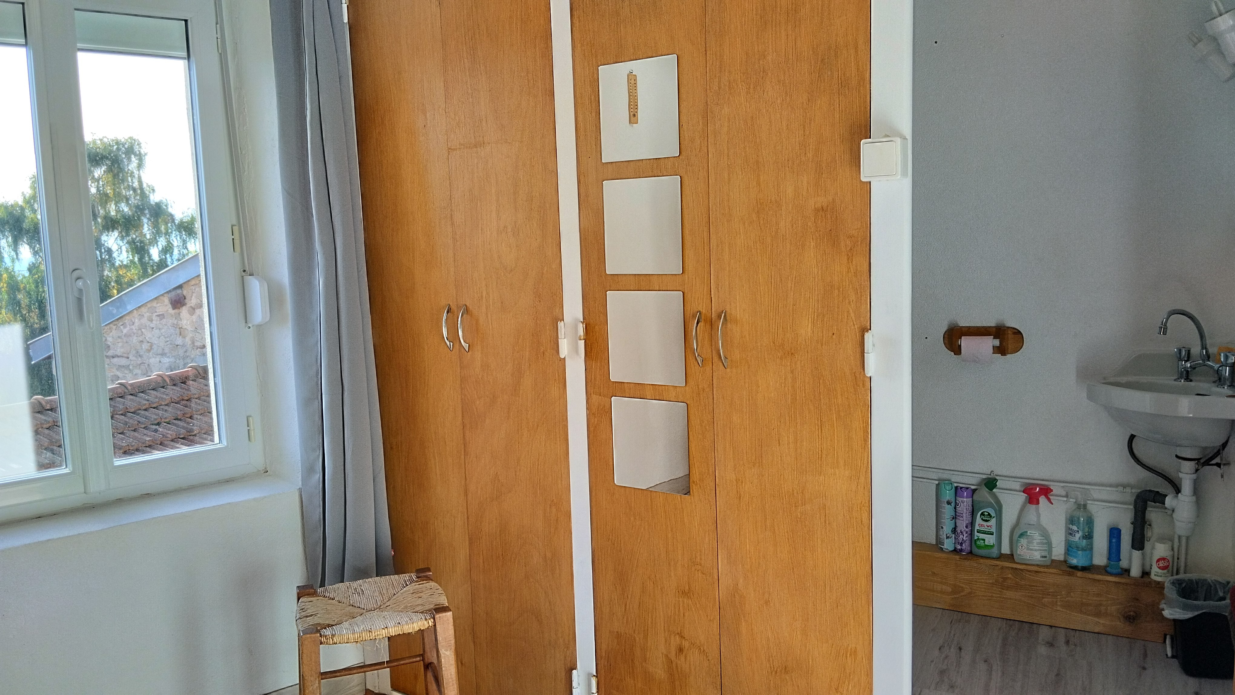 Chez Nelly - Gîte 2 personnes à Arconsat : Le pallier (1e étage)