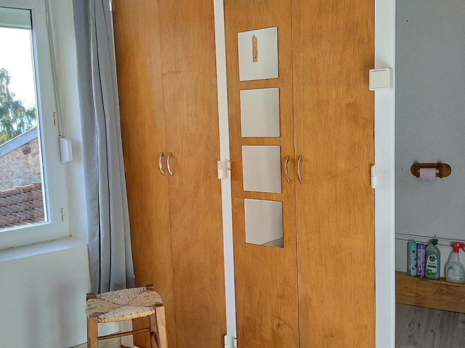 Chez Nelly - Gîte 2 personnes à Arconsat : Le pallier (1e étage)