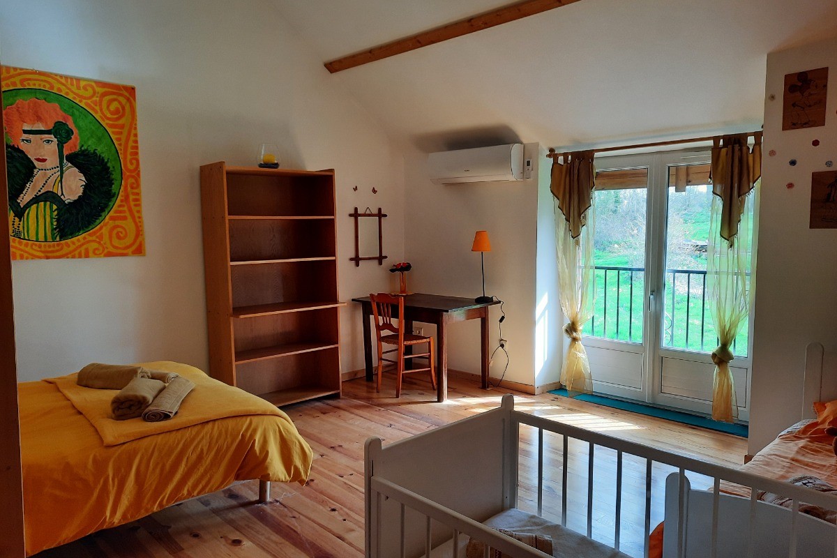 Chambre lit 140cm et lit bébé