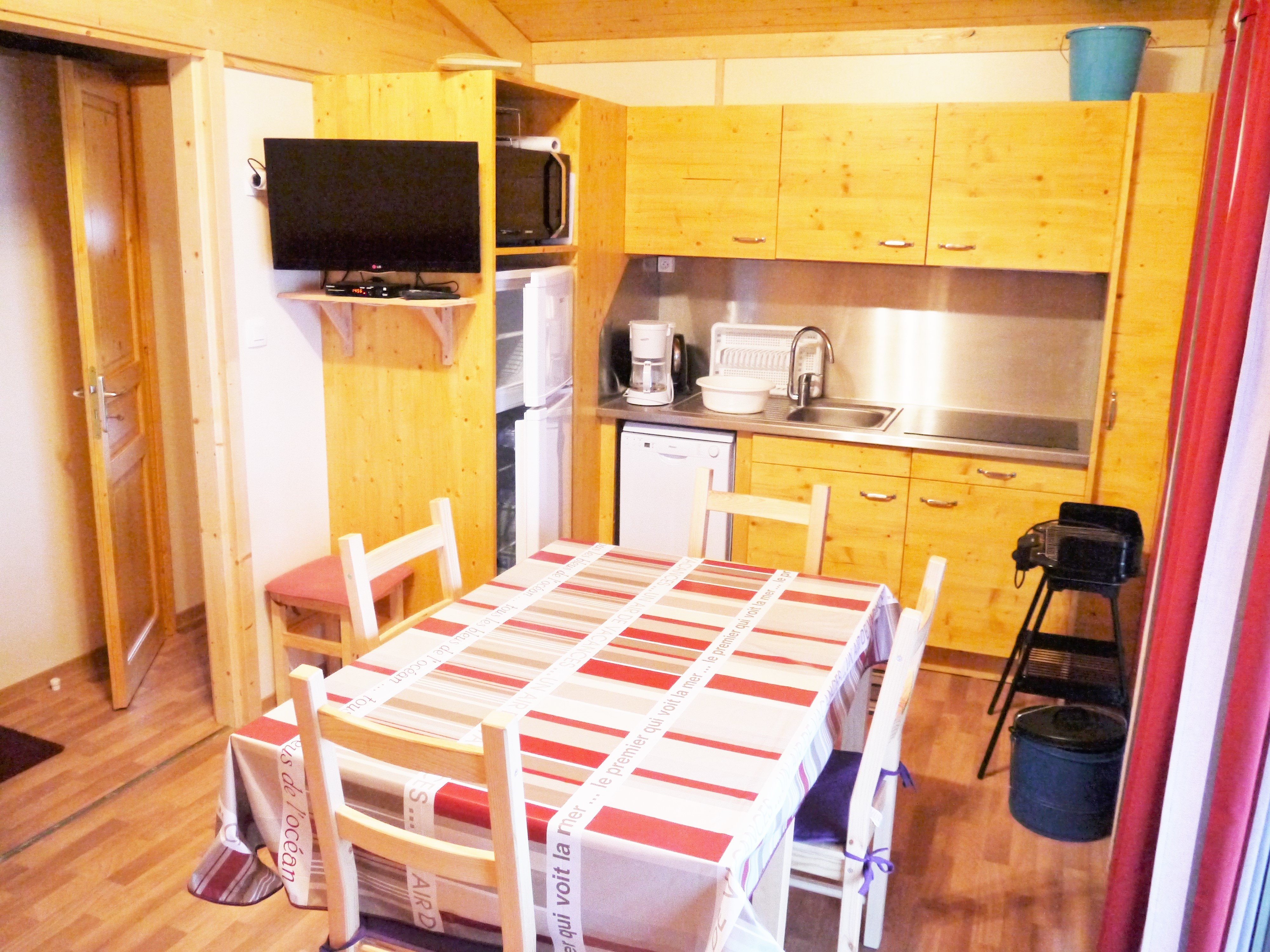 Chalet 44 kitchen