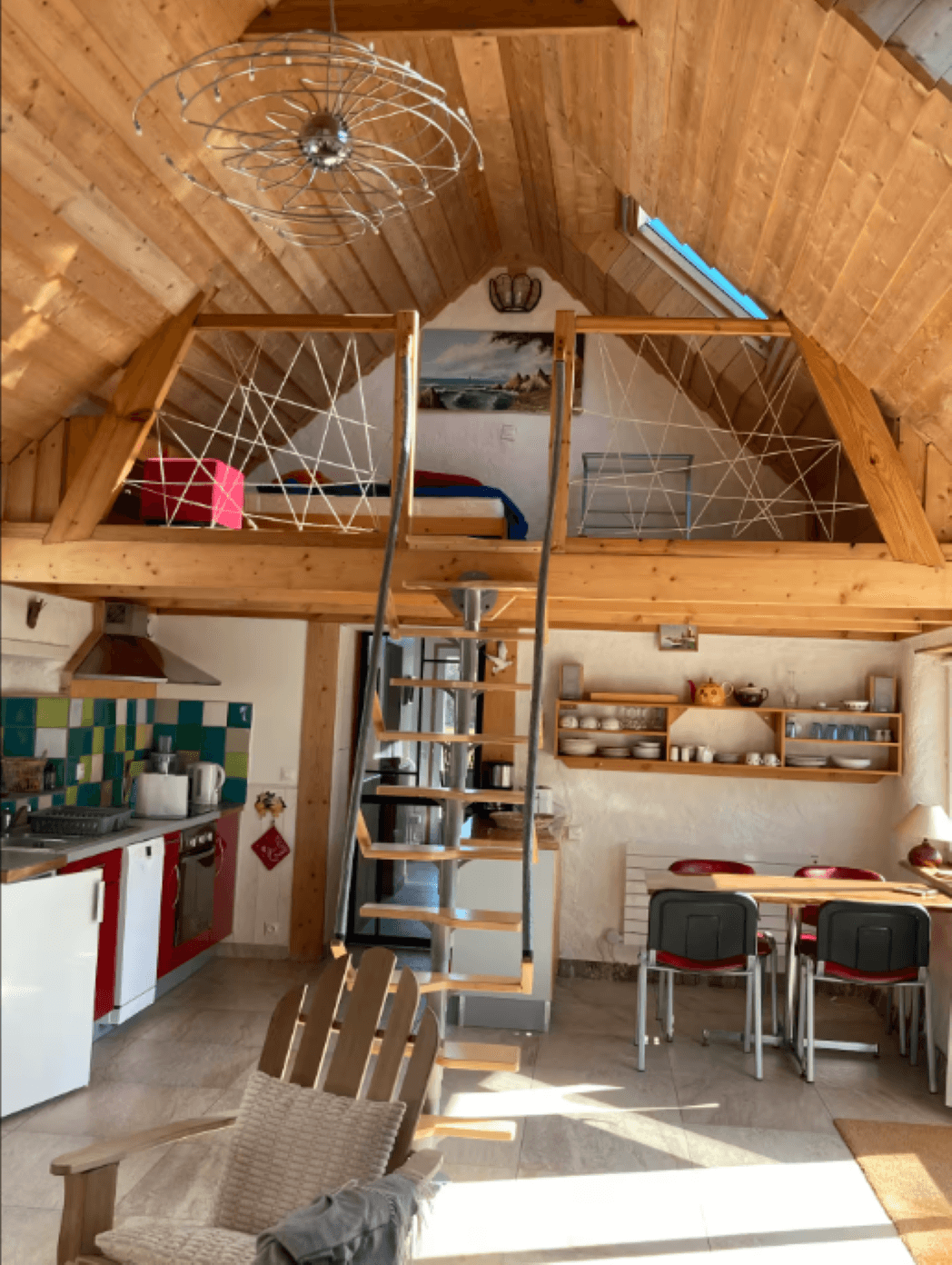 Bright living area, kitchen and dining area