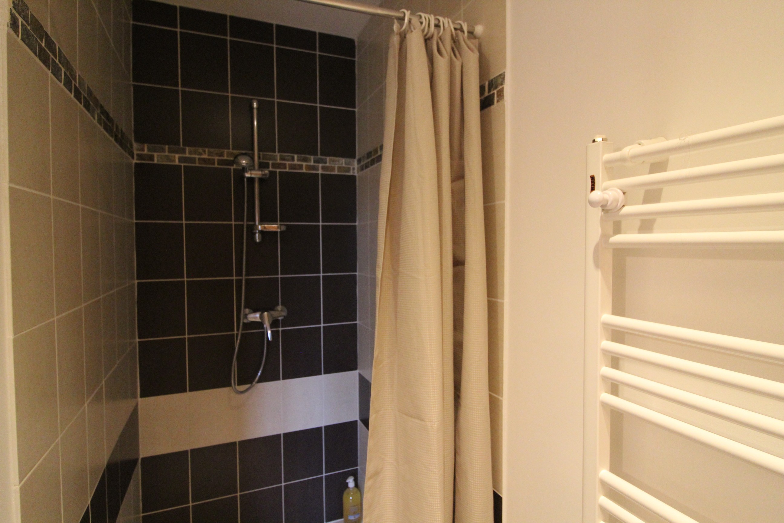 Salle d'eau dans chambre 1  - Gîte de la Sauvegarde