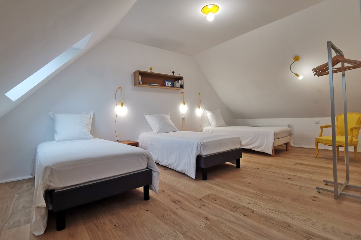 Etage: Chambre 3 avec 3 lits 90