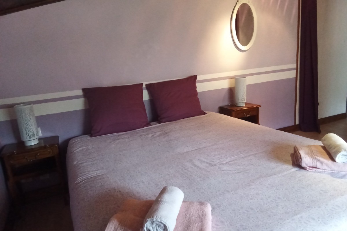 Chambre 1, La Maison de Thalia, au cœur du village (proche Sisteron, Provence)