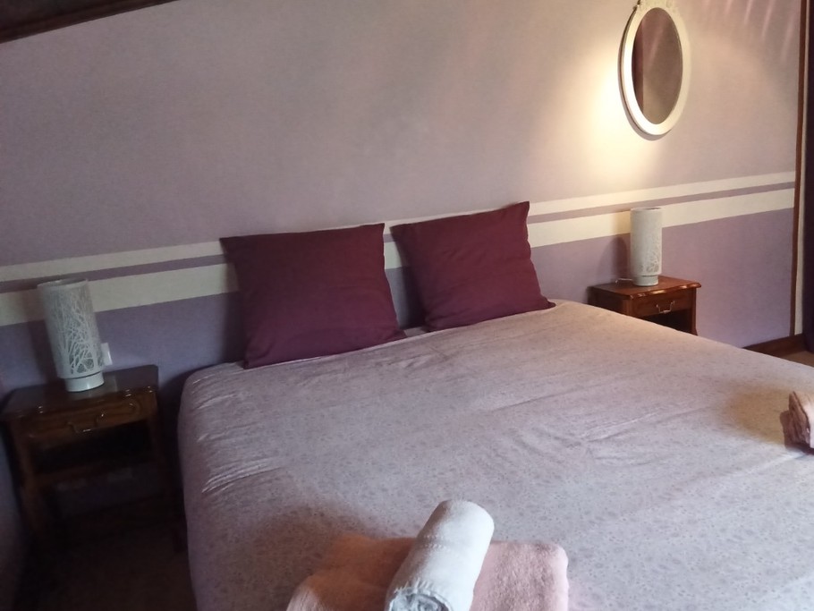 Chambre 1, La Maison de Thalia, au cœur du village (proche Sisteron, Provence)