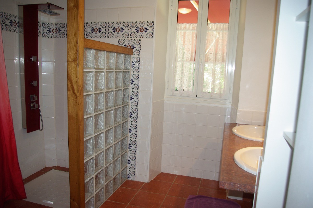 Salle d'eau Rez de chaussée