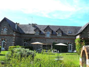 le grand logis et son jardin privatif