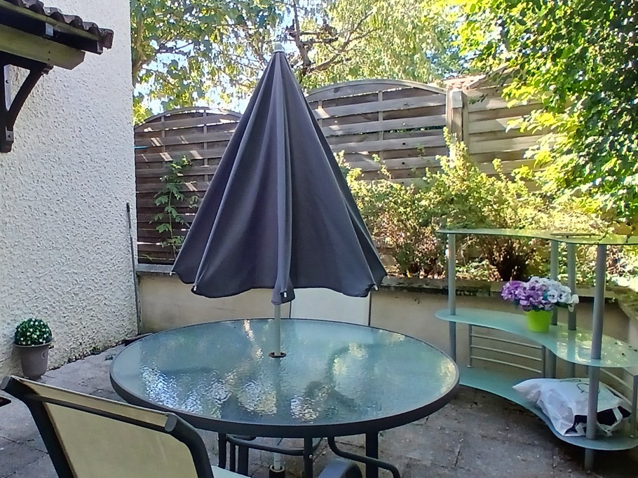 Gîte "La Petite eau" à Charbonnier les Mines, près d'Issoire, Puy de Dôme : La Terrasse