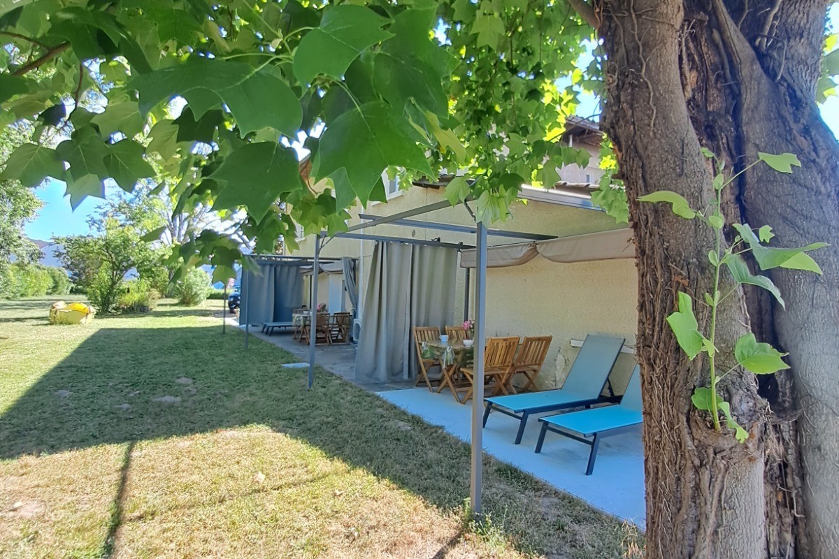 vue devant les logements