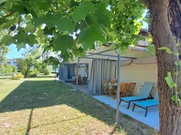 vue devant les logements