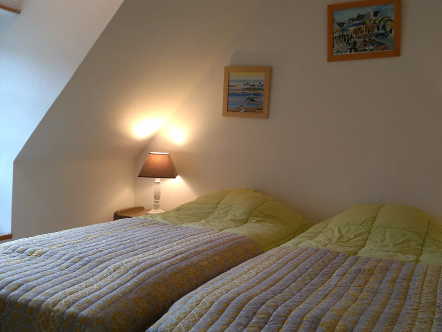 chambre 2, avec 2 lits