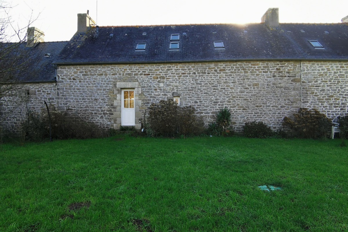 Jardin privatif derrière la maison