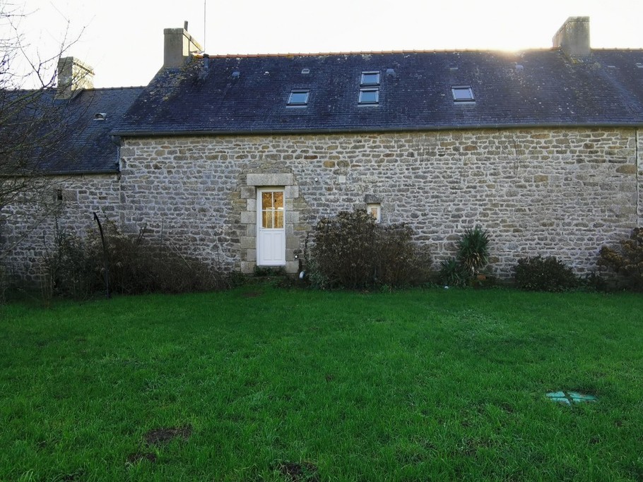 Jardin privatif derrière la maison