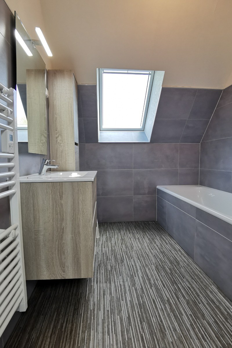 Salle de bain à l'étage