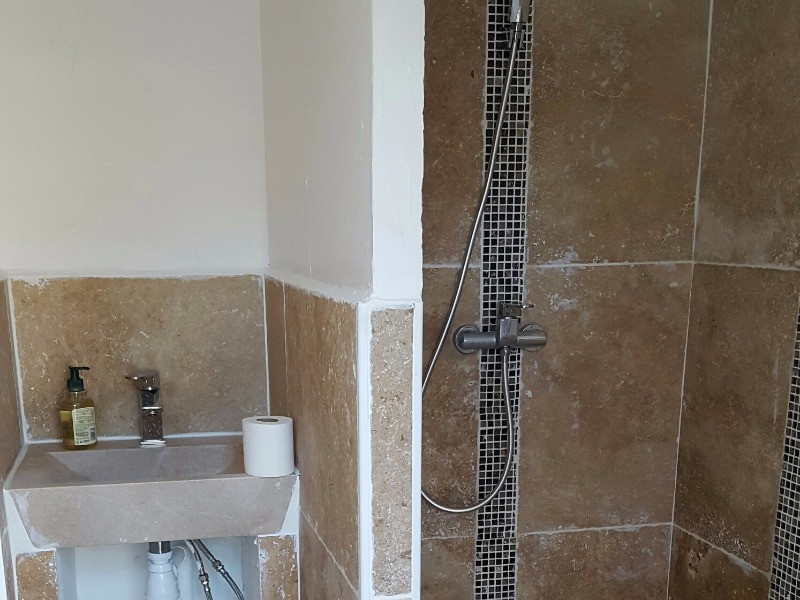 Bastide 8 personnes, piscine, jacuzzi, billard à Saint Cyr sur Mer- salle d'eau piscine