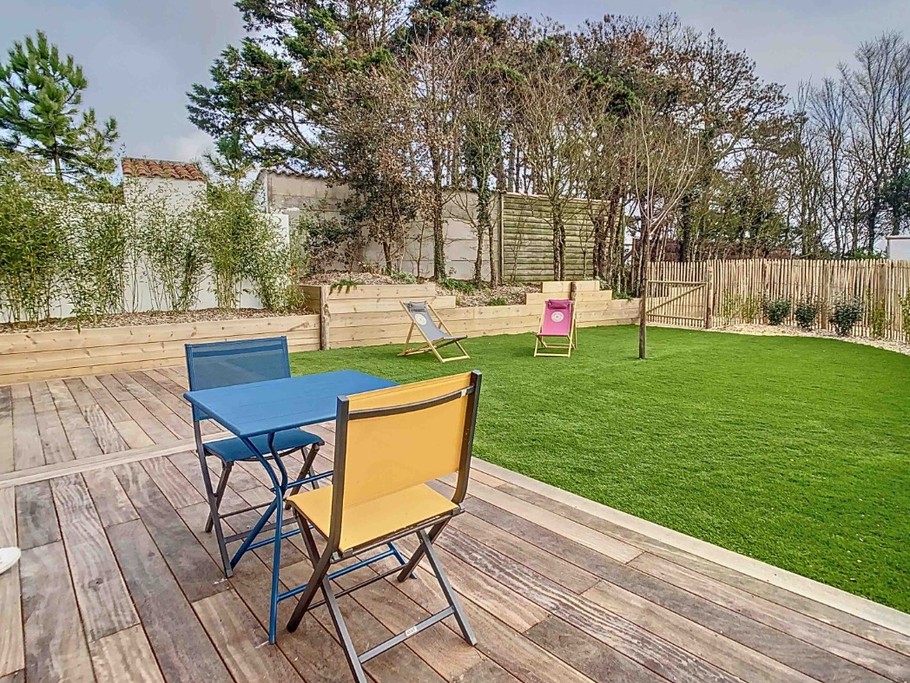 Jardin privatif et terrasse