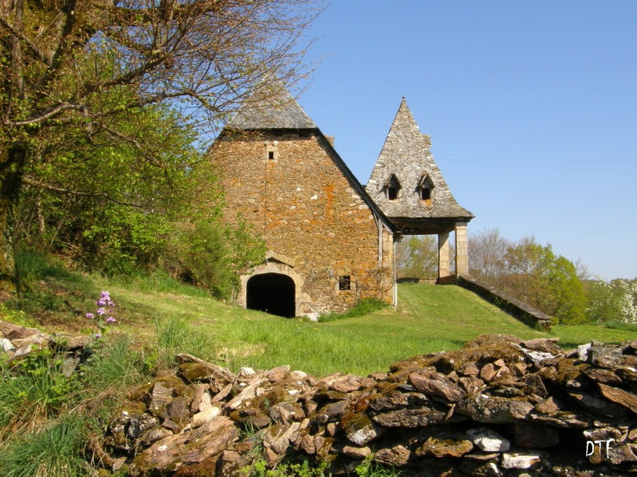La magnifique grange de Sagnabous n'est plus en activité mais elle témoigne fièrement de son riche passé.