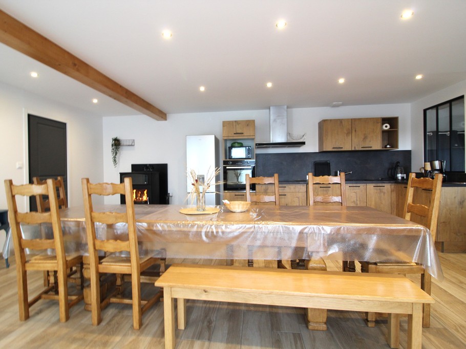 Cuisine ouverte sur le salon séjour - Chez Gigi et Malou Gîte Jonquille