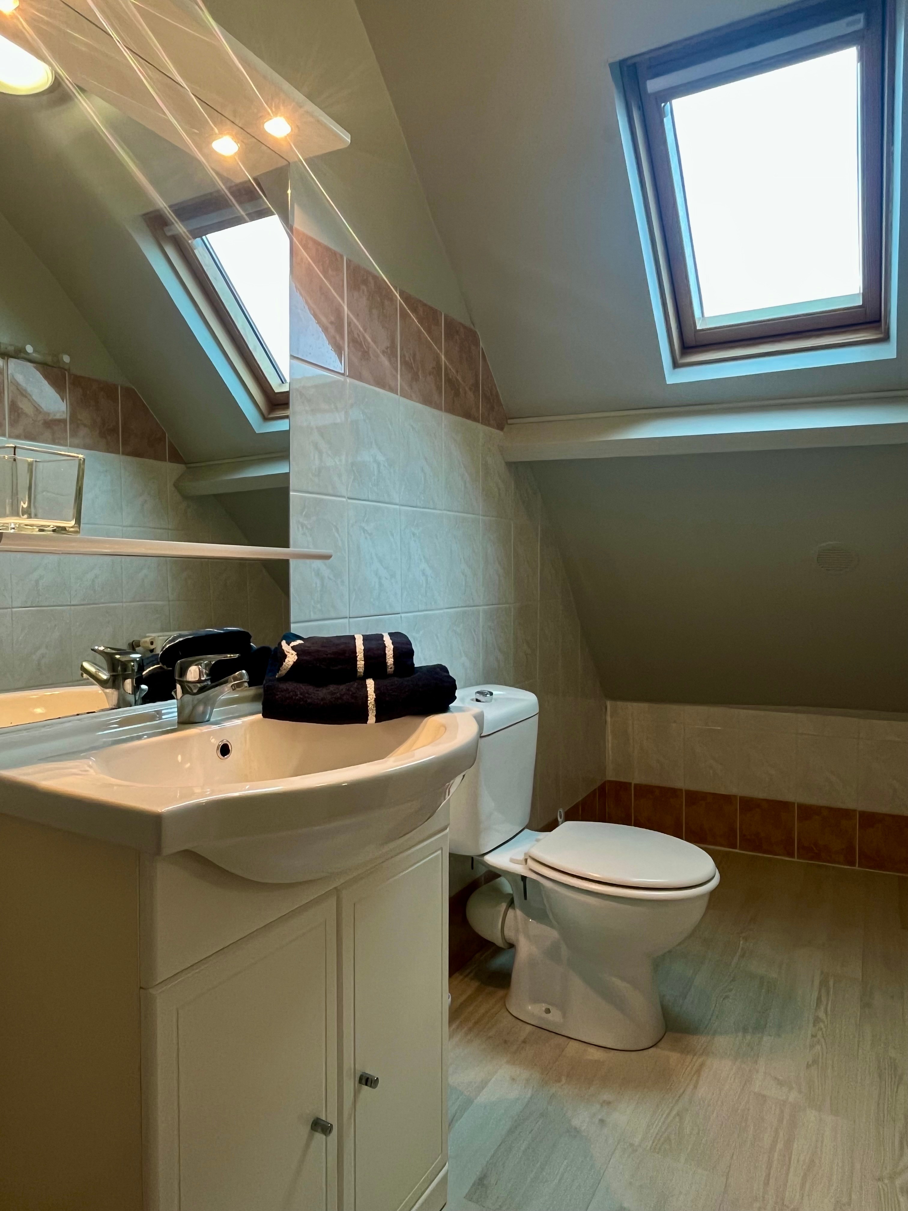 Salle d'eau et WC de l'étage