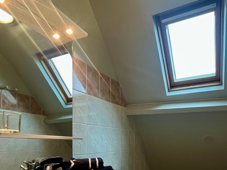 Salle d'eau et WC de l'étage