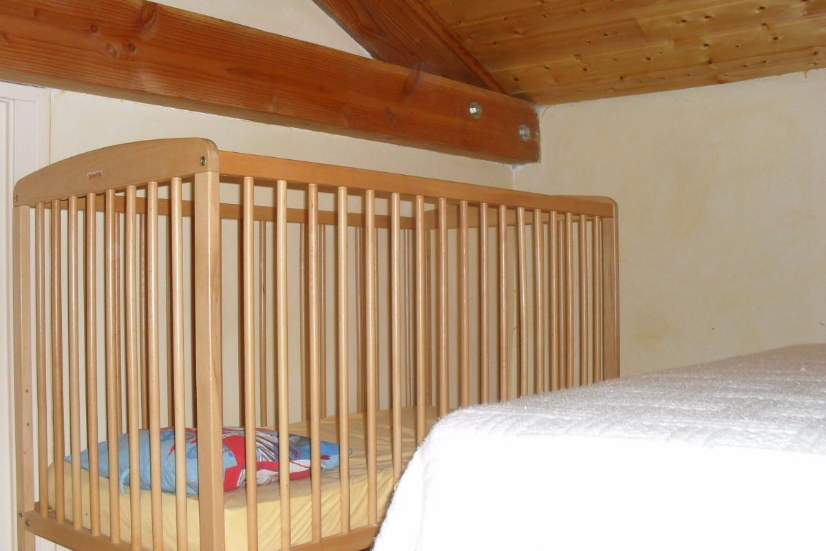 Chambre double avec mezzanine (1 lit double et 1 lit bébé)