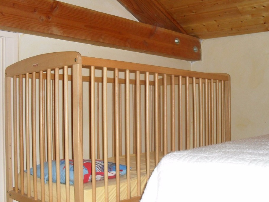 Chambre double avec mezzanine (1 lit double et 1 lit bébé)